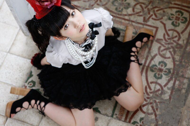 girl in gothic lolita outfit