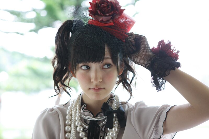 girl in gothic lolita outfit