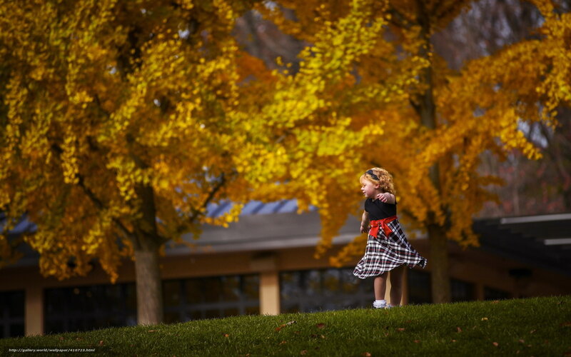 Girl in Plaid Skirt — Yellow