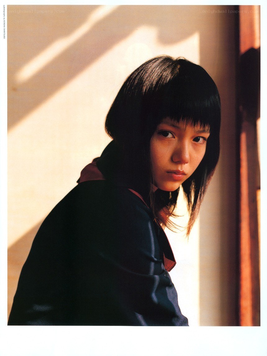 girl in sunlight portrait