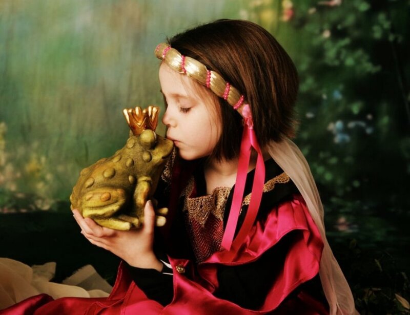 Girl Kissing Frog Statue