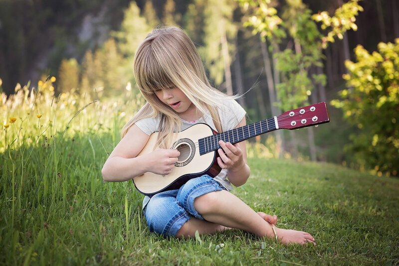 Girl Playing Guitar — Green