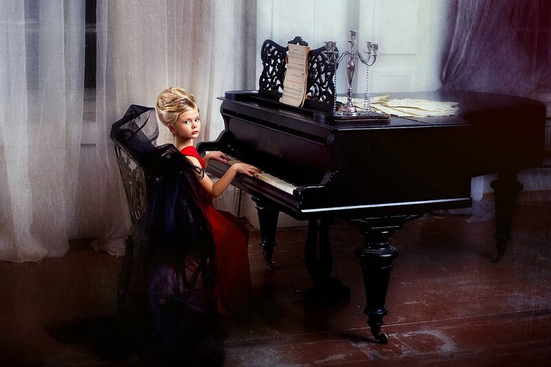 Girl Playing Piano — Black, Dramatic