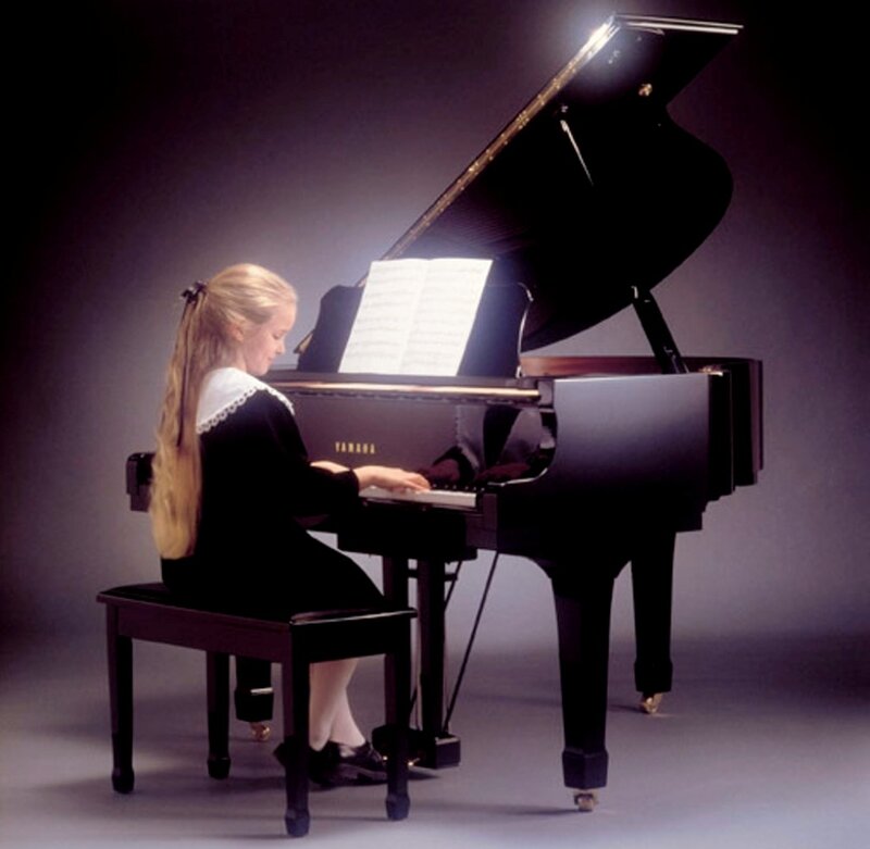 Girl Playing Piano — Black