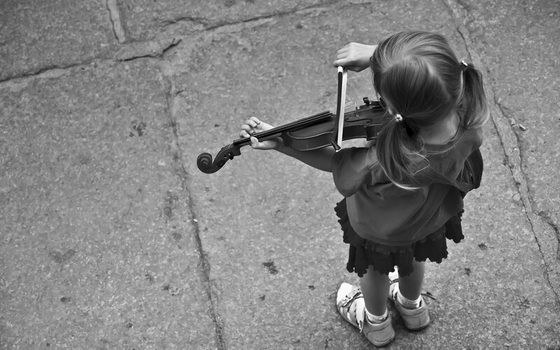Girl Playing Violin — Black, Calm