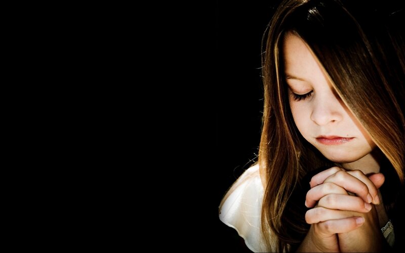 Girl Praying with Hands Clasped — Black, Dramatic