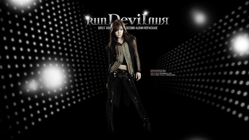 Girl's Generation member in black outfit