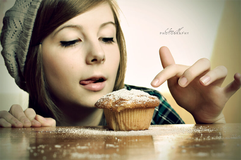 girl with a muffin