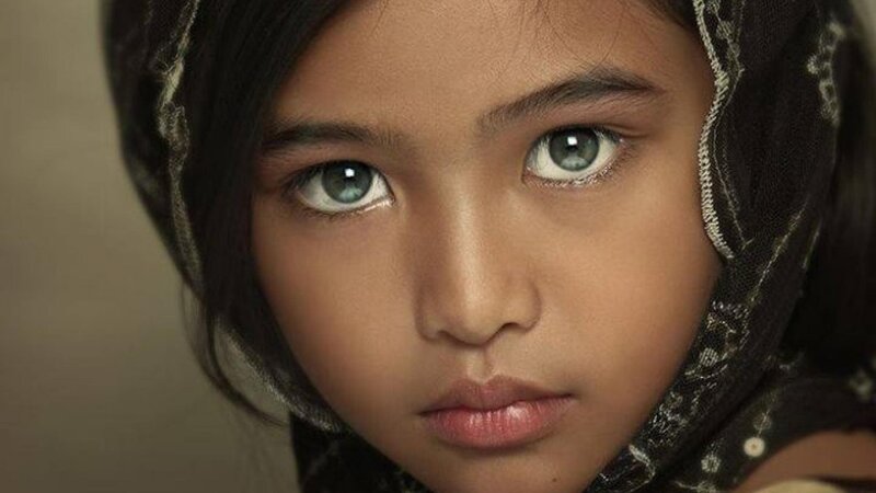 Girl with Blue Eyes — Brown
