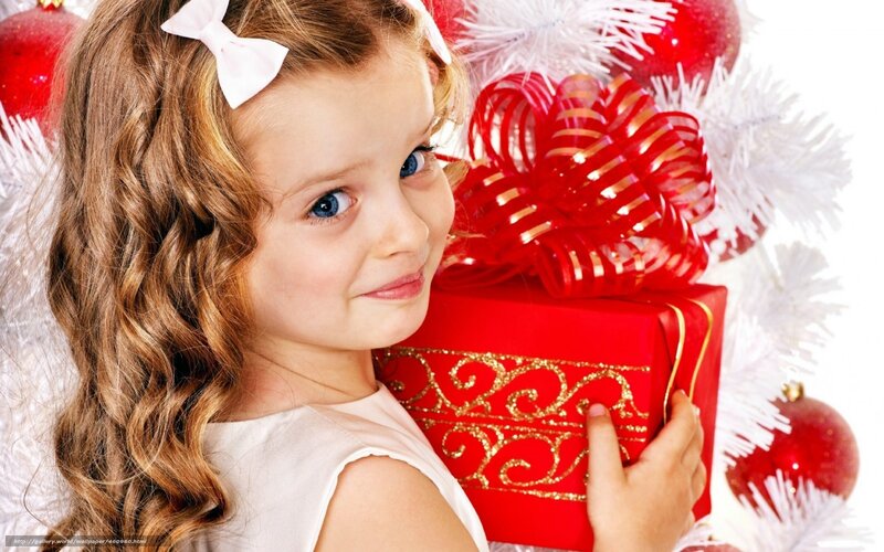 girl with christmas gift