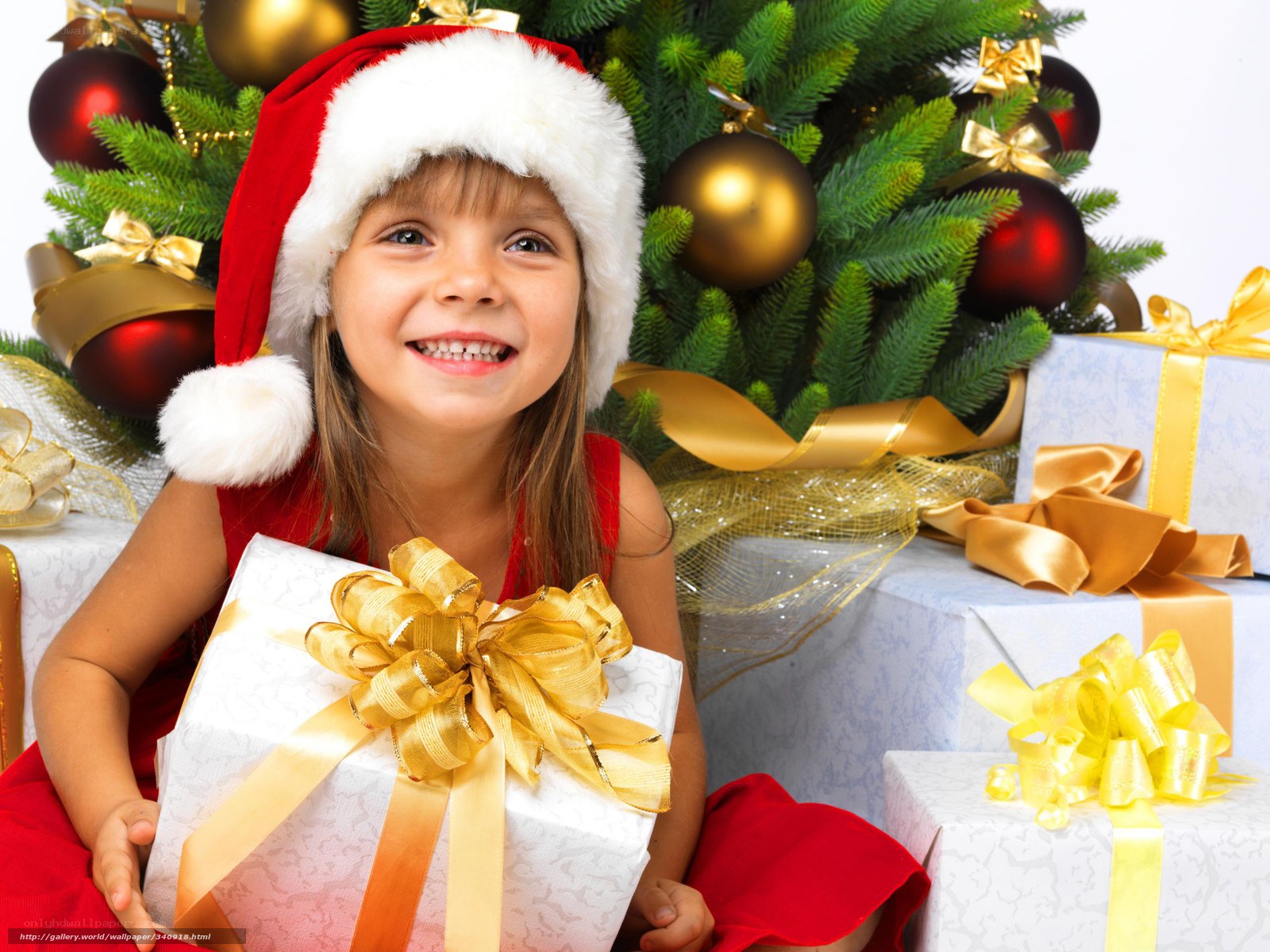 girl with christmas gift