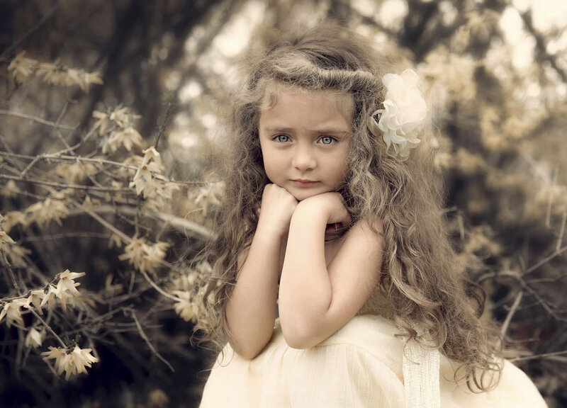 Girl with Curly Hair — Beige