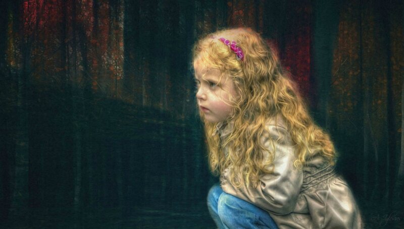 Girl with Curly Hair — Brown, Dramatic