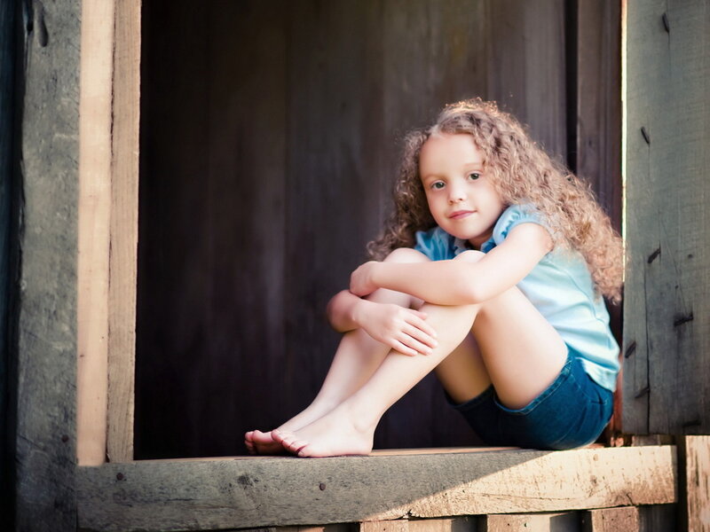 Girl with Curly Hair — Brown