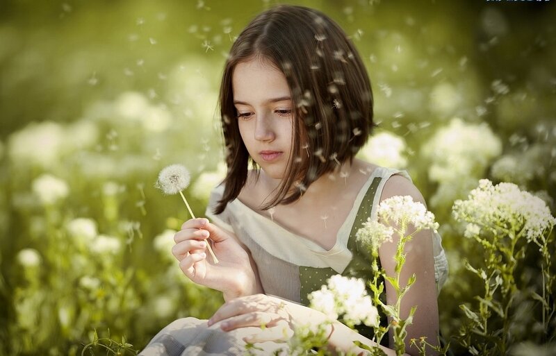 Girl with Dandelion — Green, Serene