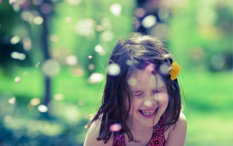 Girl with Dandelion — Green