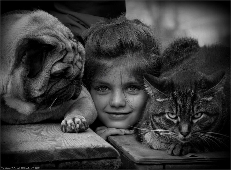 Girl with Dog and Cat — Black