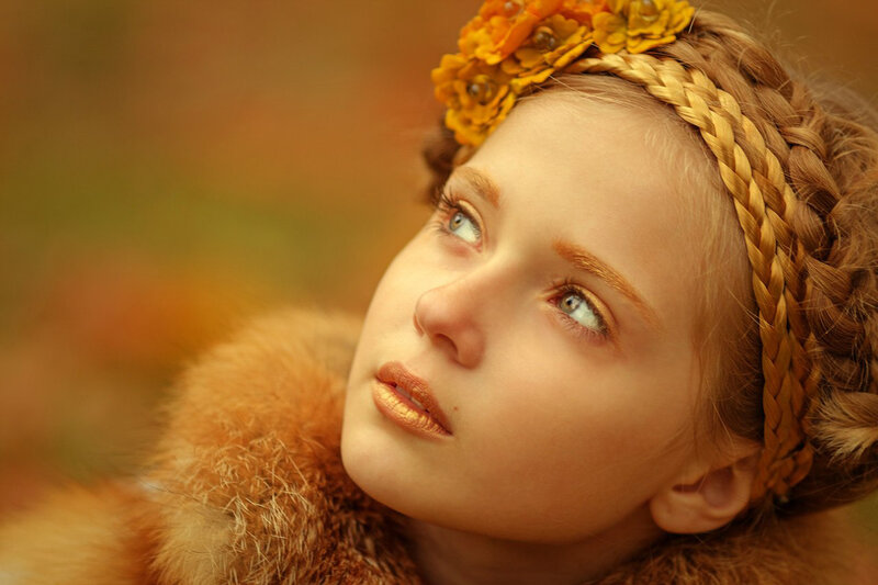Girl with Floral Crown — Yellow