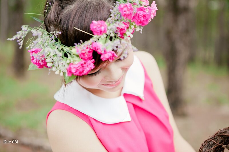 girl with flower crown