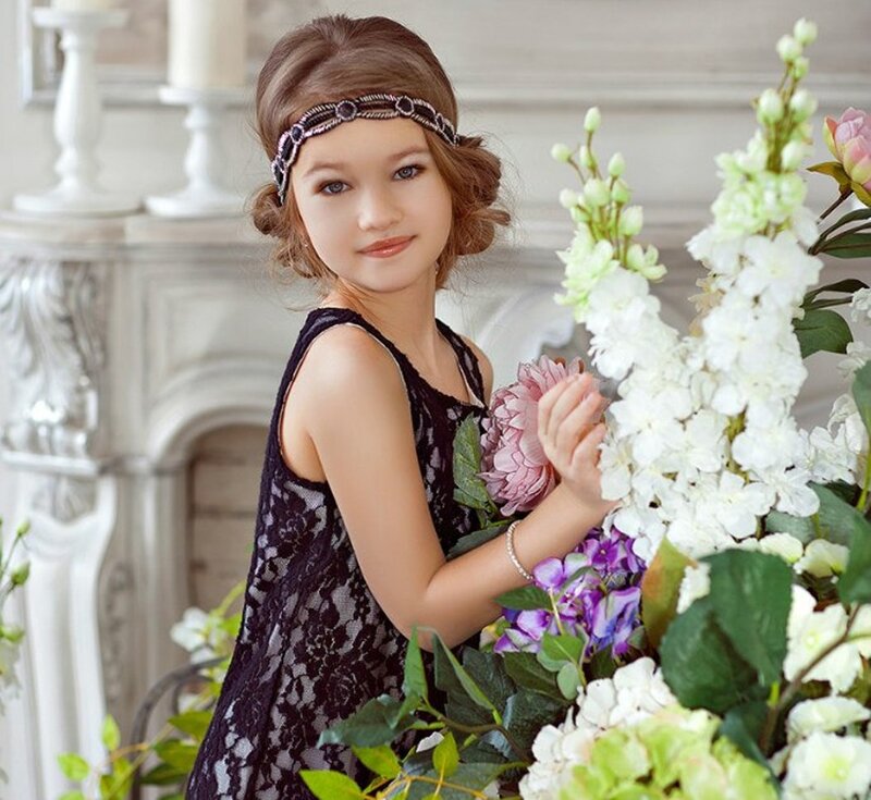 Girl with Flowers — White