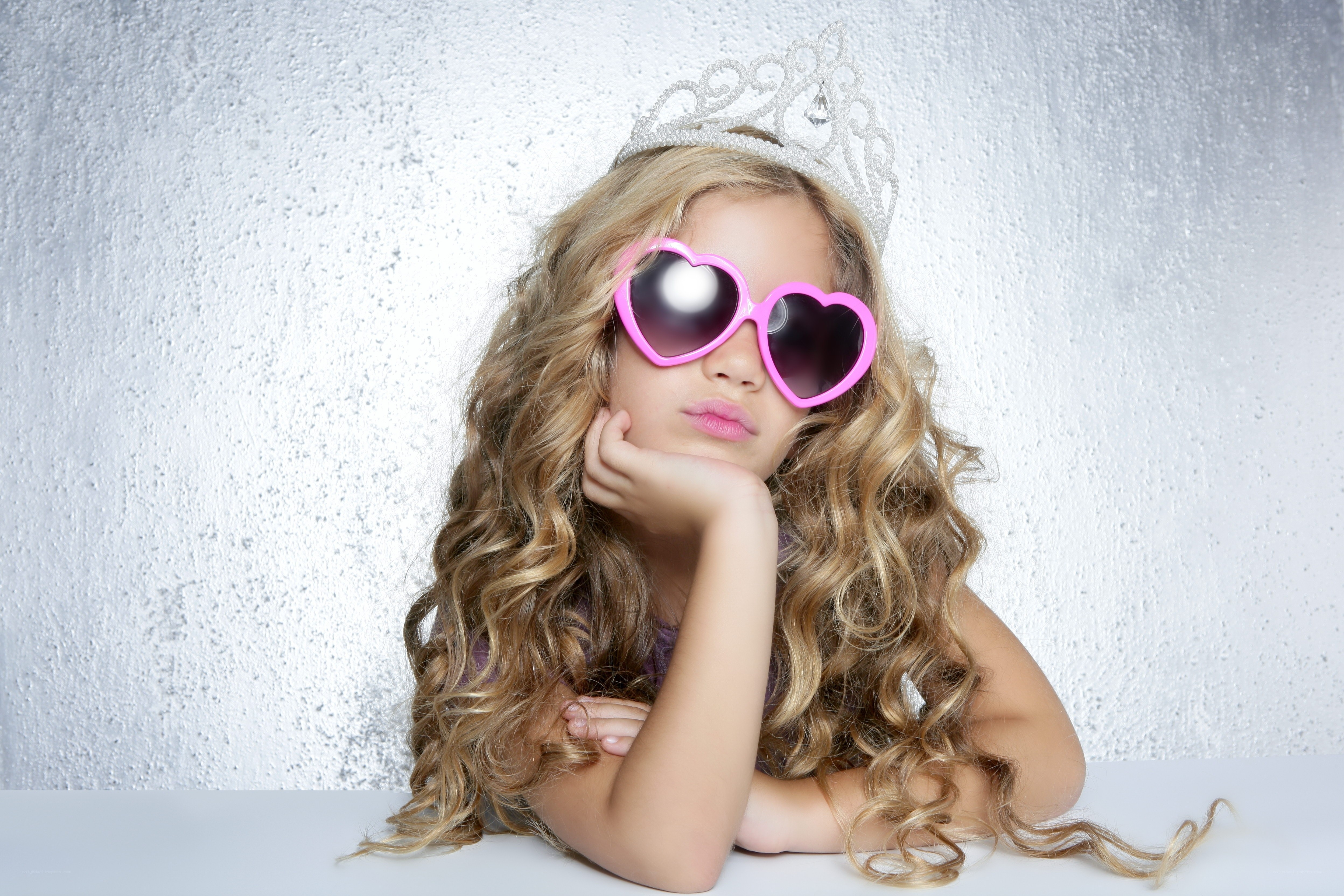 girl with heart sunglasses