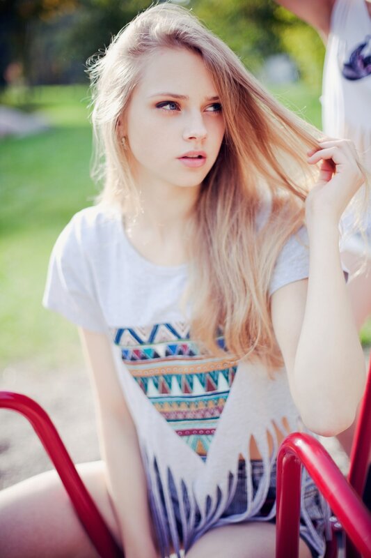 girl with long blonde hair