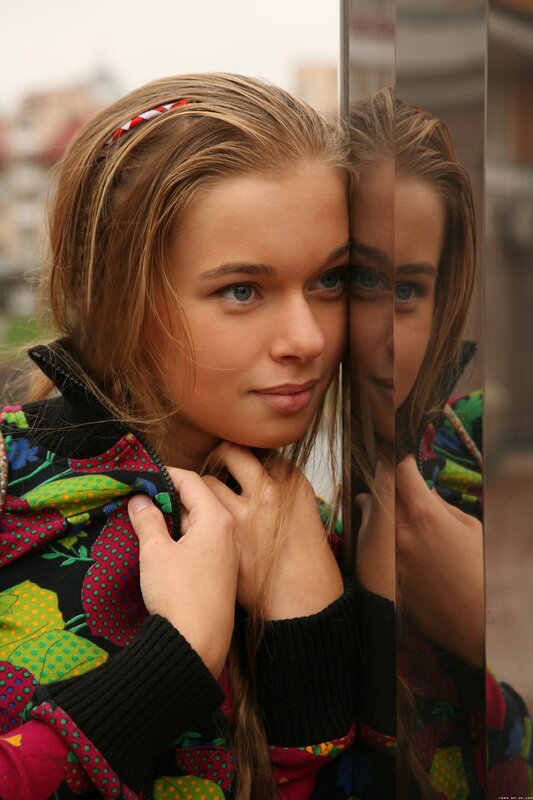 girl with mirror reflection