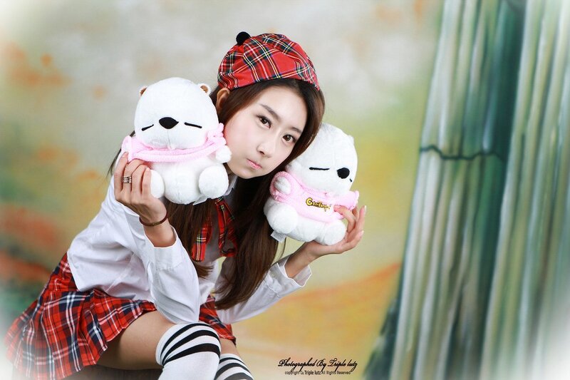 girl with plush toys