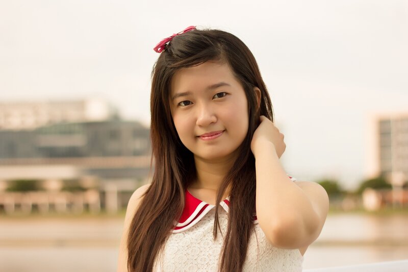 girl with red hair clip