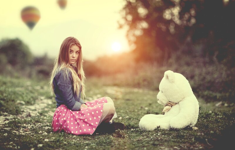 Girl with Teddy Bear — Green, Dramatic
