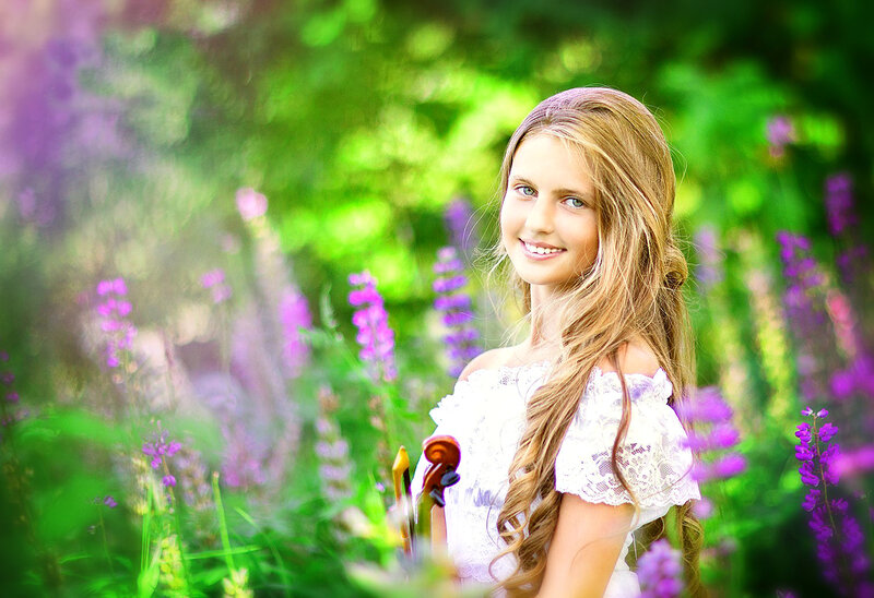 Girl with Violin — Green
