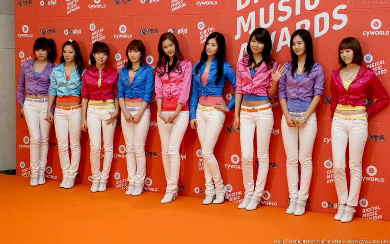 Girls' Generation at an awards event