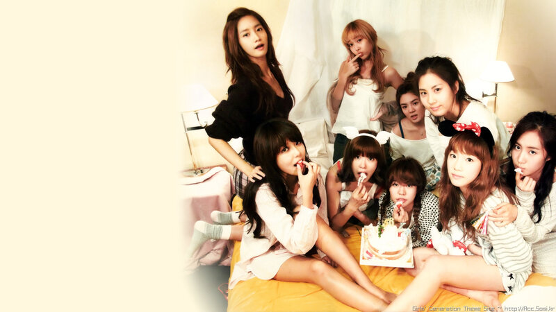 Girls' Generation group photo