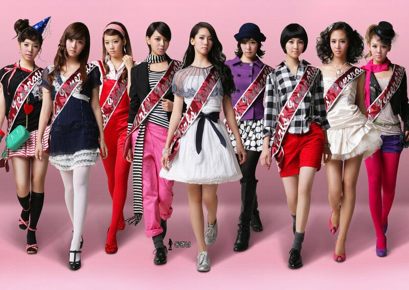 Girls' Generation group photo