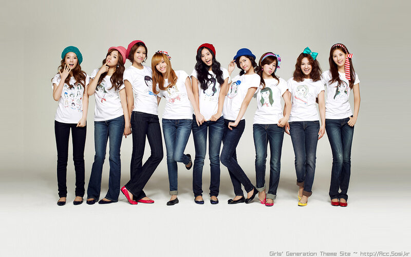 Girls' Generation group photo
