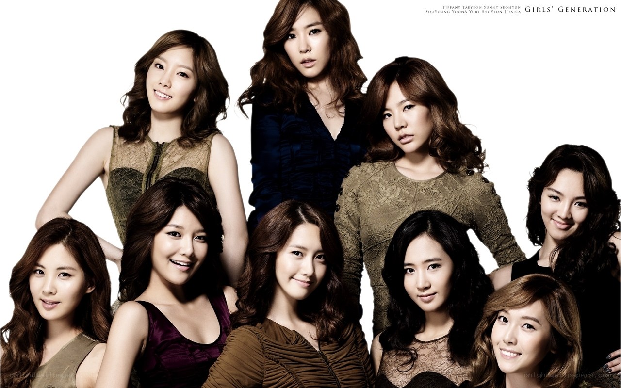Girls' Generation group portrait