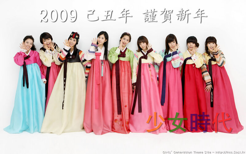 Girls' Generation in traditional Korean attire
