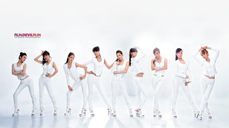Girls' Generation in white outfits