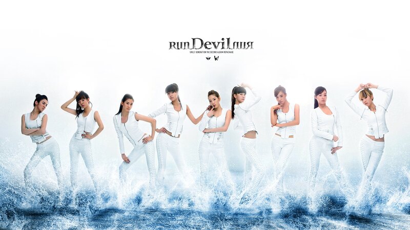 Girls' Generation in white outfits