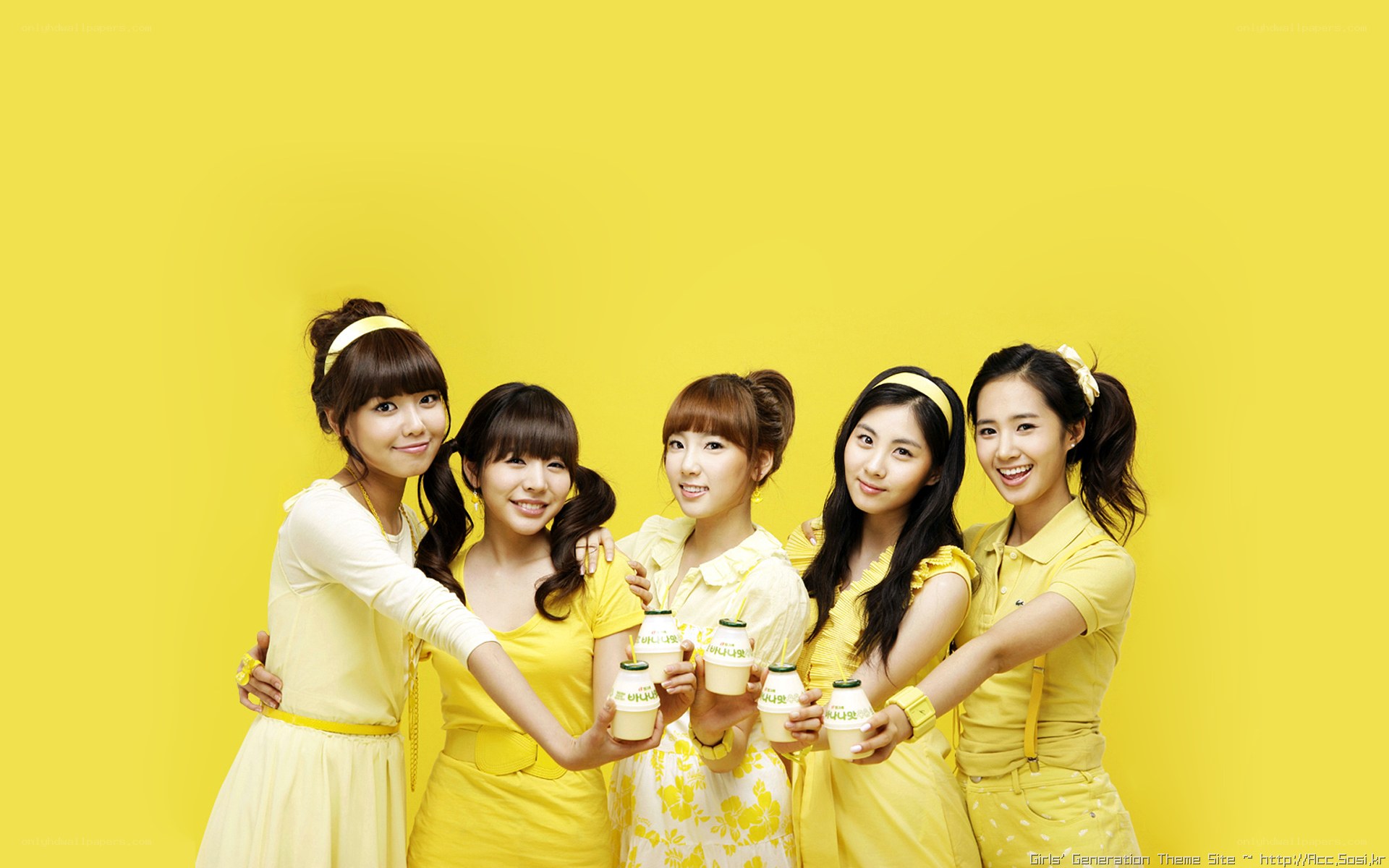 Girls' Generation in yellow