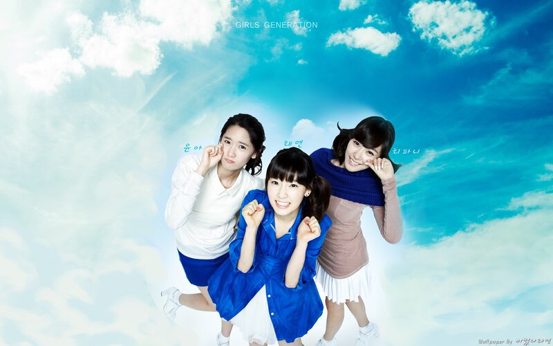 Girls Generation members in blue sky
