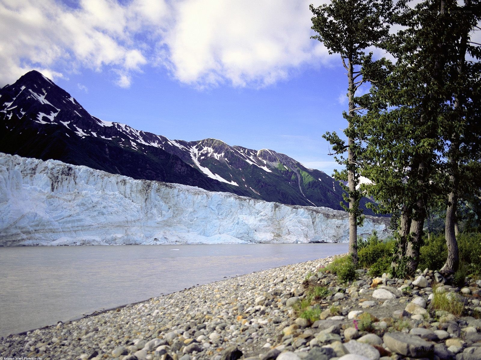 Glacier and mountain landscape