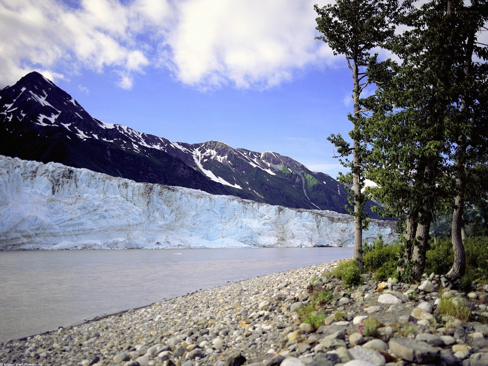 Glacier and mountain landscape