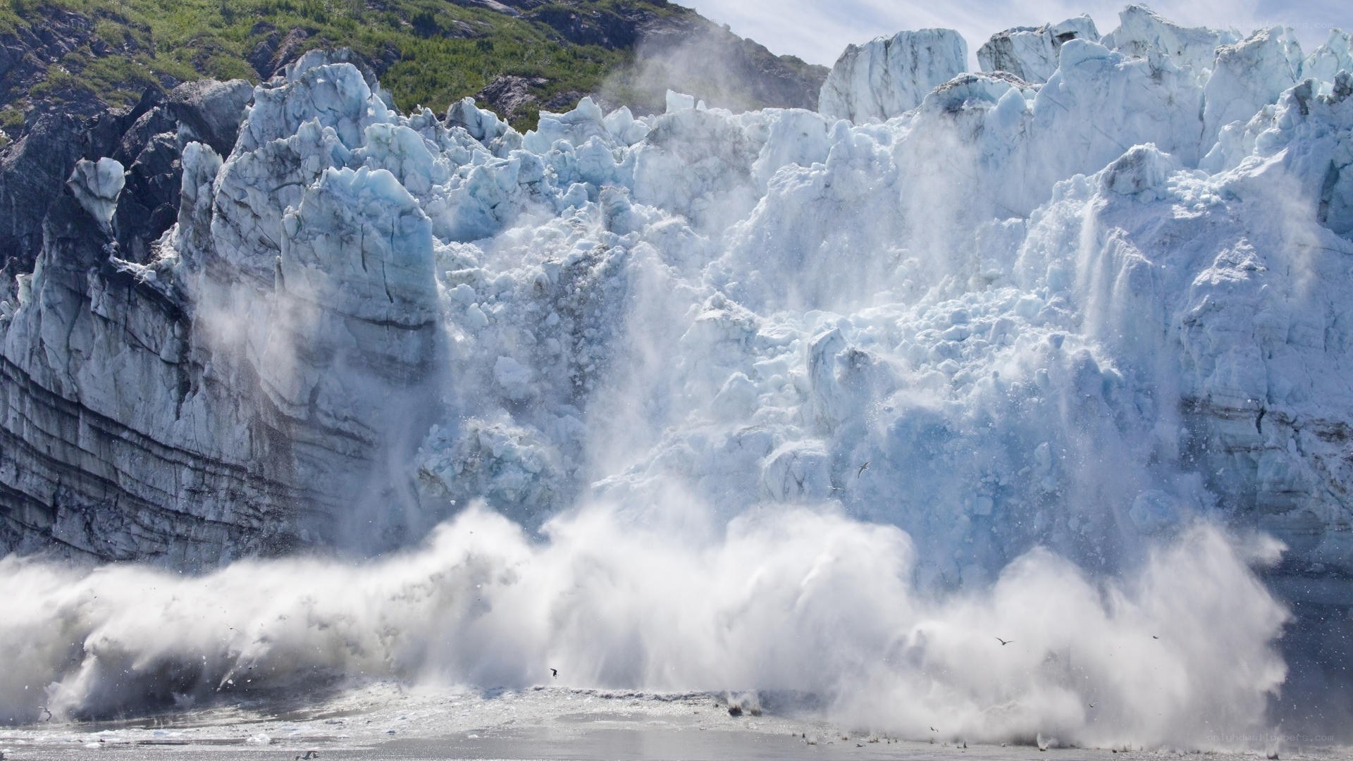 Glacier calving event