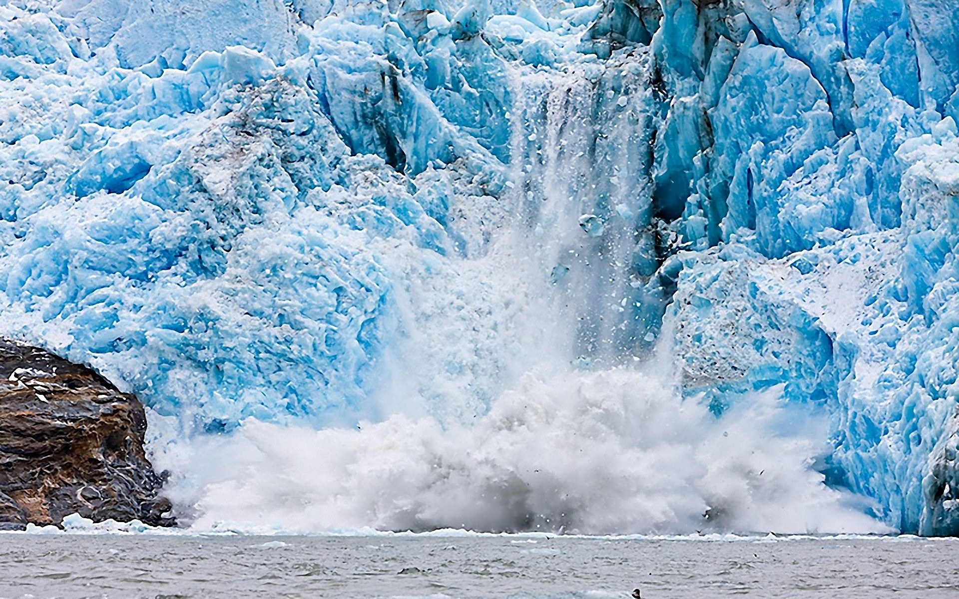 Glacier calving event