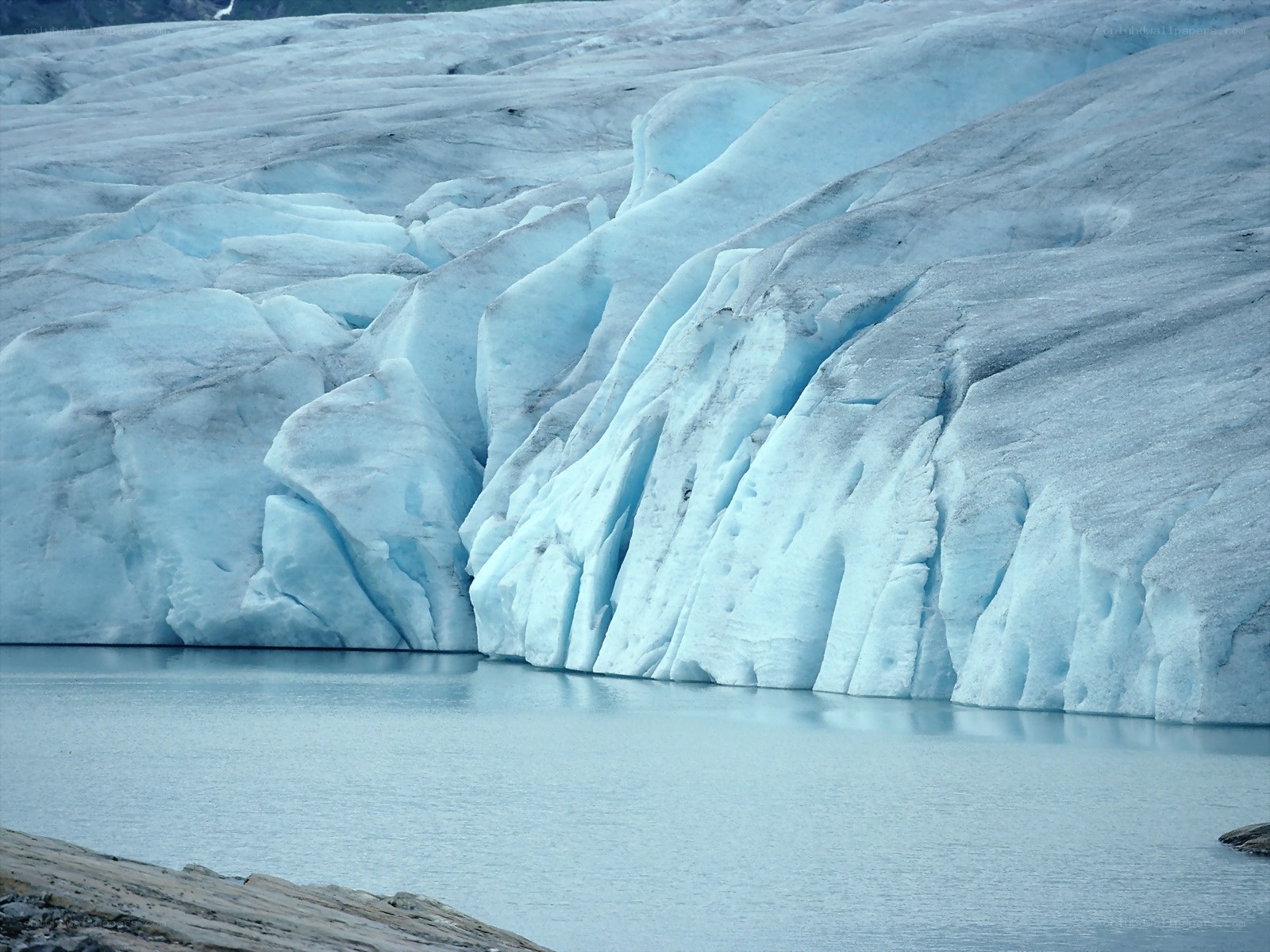 Glacier front with meltwater