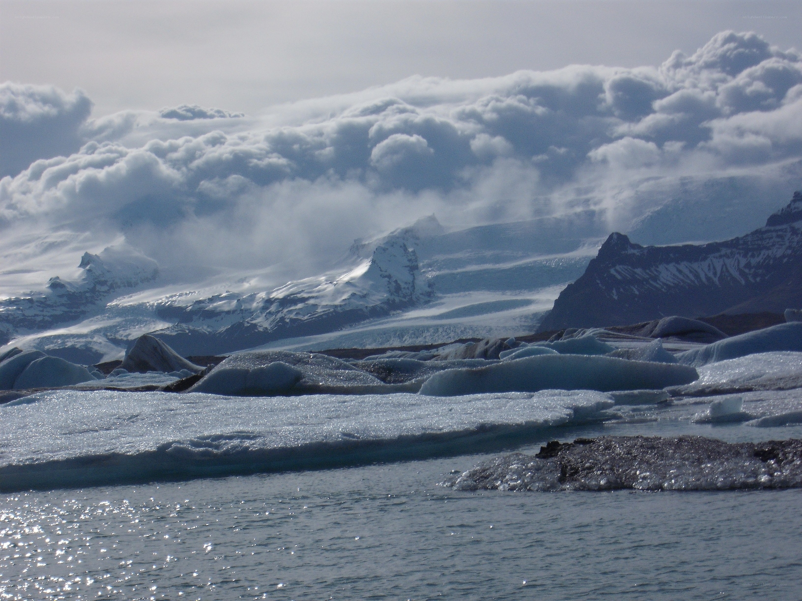 Glacier ice in a lagoon