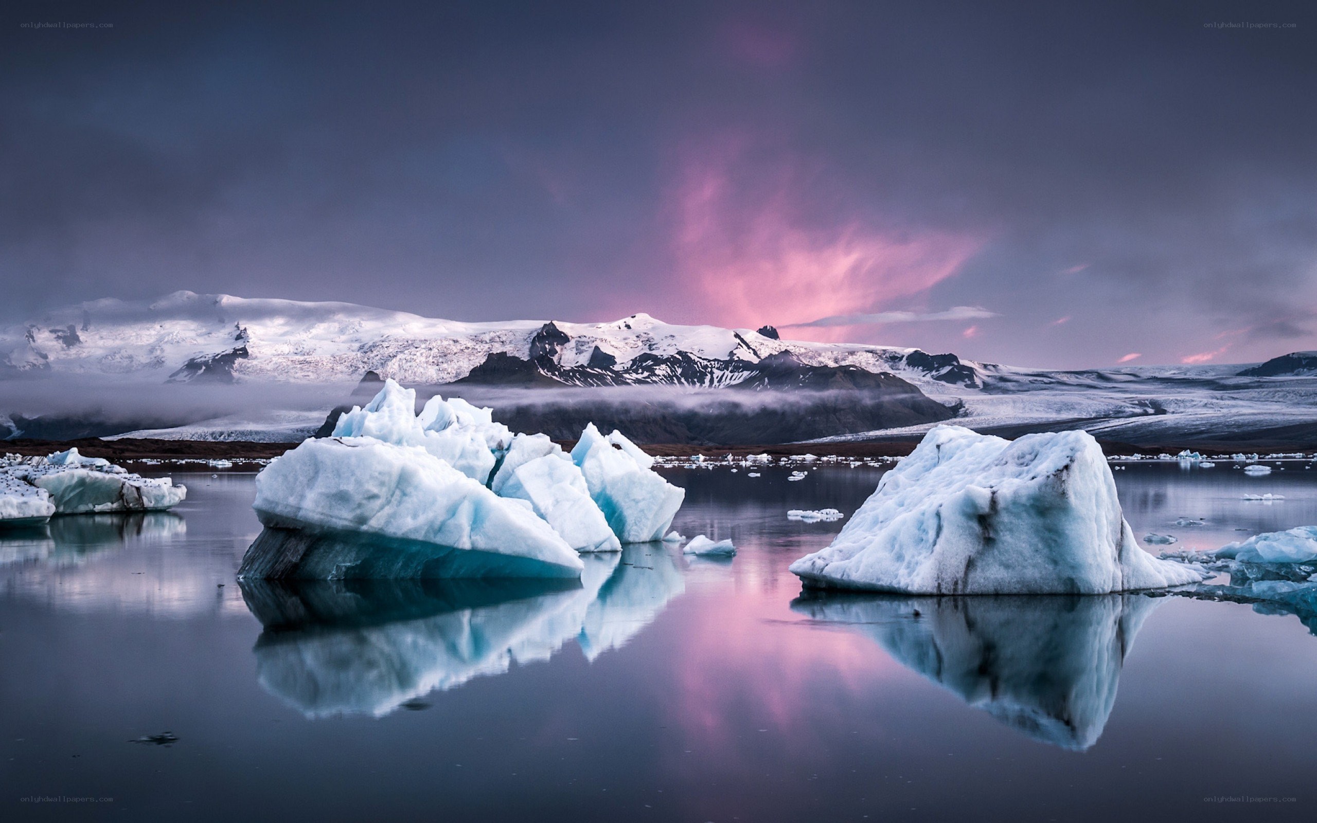 Glacier icebergs at dusk