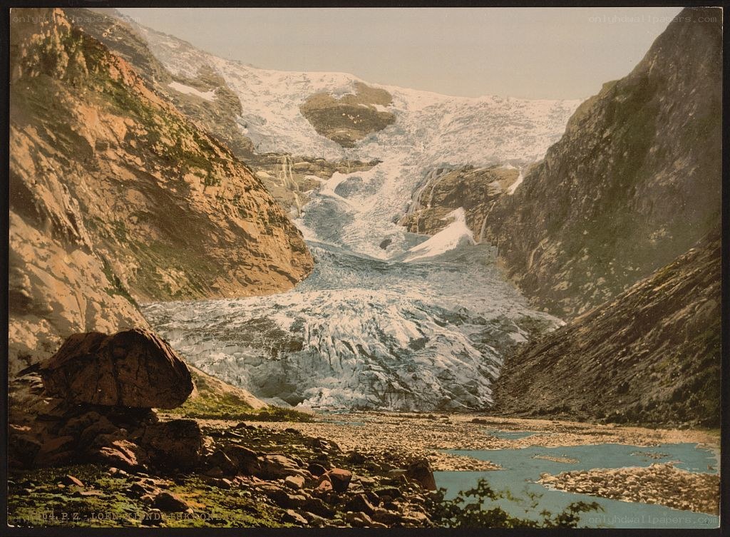 Glacier in a mountain valley