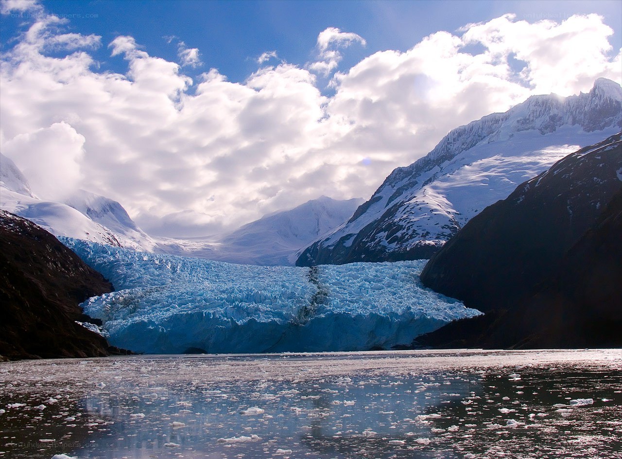 Glacier in a mountain valley